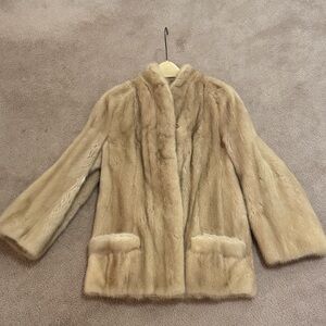 Elegant off-white mink coat